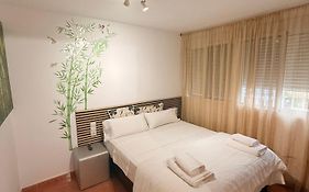 Habitaciones estudios con cocina y baño privado de temporada Instancias largas Long Stay desde 11 noches